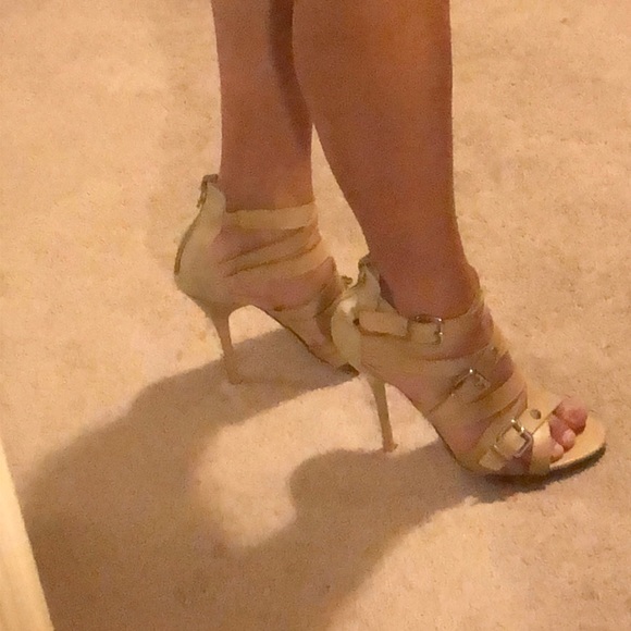 Sexy chic neutral high heels - Picture 4 of 6